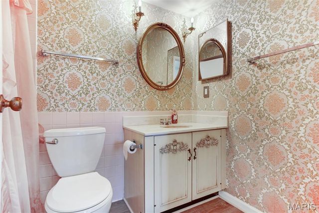 4353 Chateau De Ville Drive D, Oakville, MO 63129