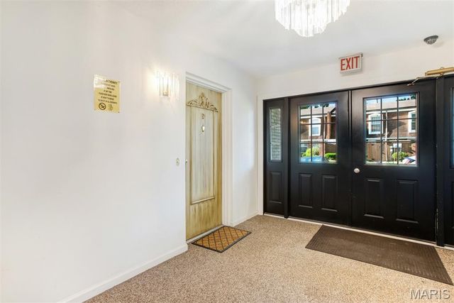 4353 Chateau De Ville Drive D, Oakville, MO 63129