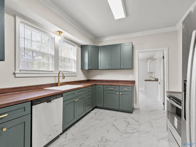 903 8th Avenue SE, Decatur, AL 35601