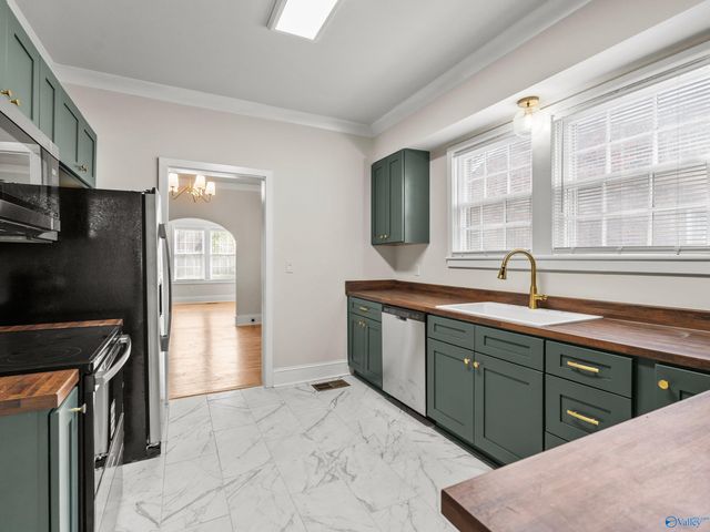 903 8th Avenue SE, Decatur, AL 35601