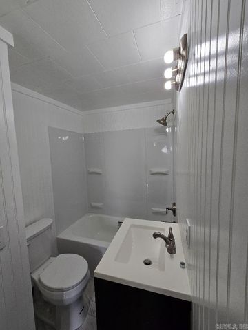 4304 Race Street, Jonesboro, AR 72401