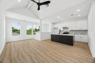 6833 Cohn A, Houston, TX 77091