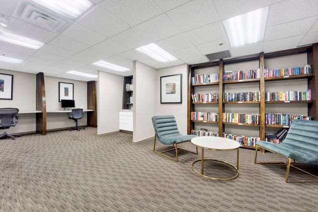5320 N Sheridan Road 1504, Chicago, IL 60640