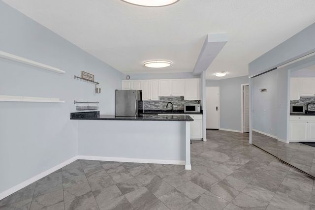 5320 N Sheridan Road 1504, Chicago, IL 60640