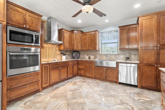 14742 Cypress Drive, Conroe, TX 77302
