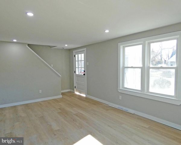 411 MANOR AVE, Carneys Point, NJ 08069