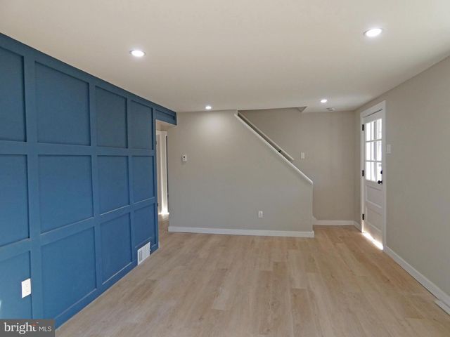 411 MANOR AVE, Carneys Point, NJ 08069