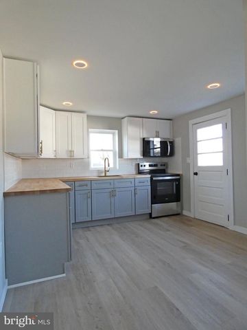 411 MANOR AVE, Carneys Point, NJ 08069