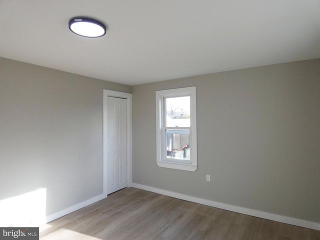 411 MANOR AVE, Carneys Point, NJ 08069