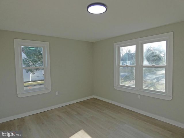 411 MANOR AVE, Carneys Point, NJ 08069