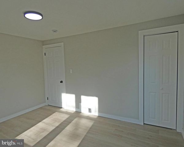 411 MANOR AVE, Carneys Point, NJ 08069