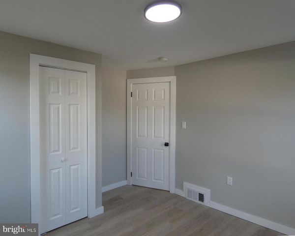 411 MANOR AVE, Carneys Point, NJ 08069