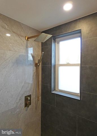 411 MANOR AVE, Carneys Point, NJ 08069