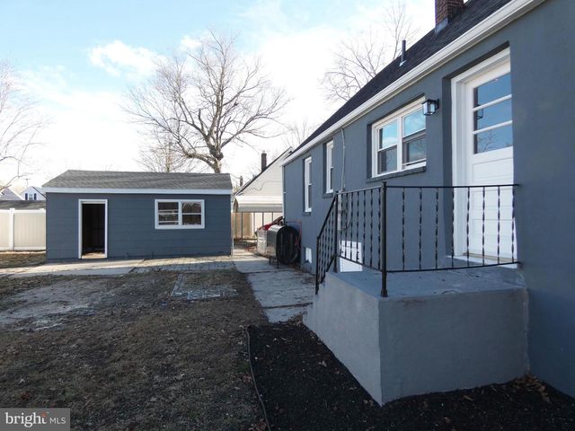 411 MANOR AVE, Carneys Point, NJ 08069