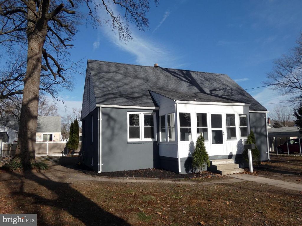 411 MANOR AVE, Carneys Point, NJ 08069