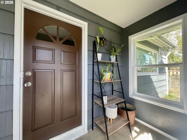 3280 SHERMAN Ave, North Bend, OR 97459