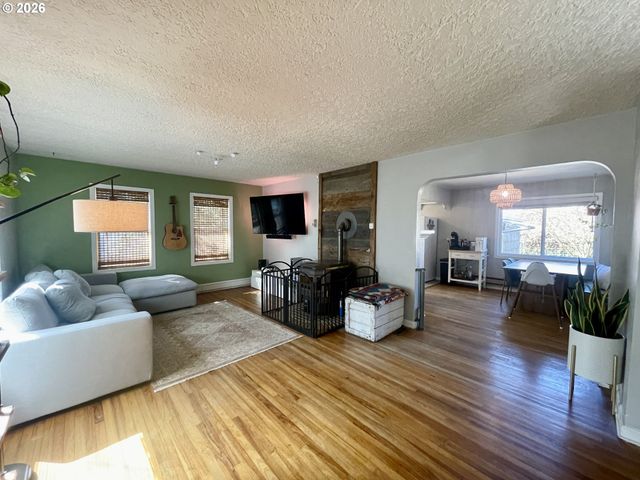 3280 SHERMAN Ave, North Bend, OR 97459