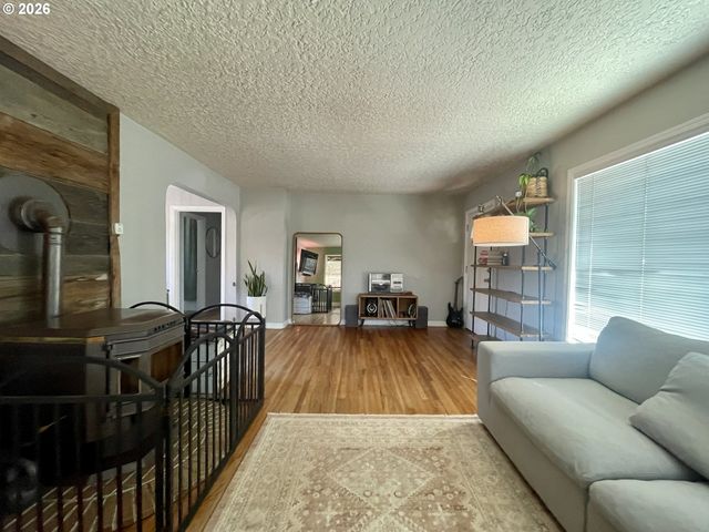 3280 SHERMAN Ave, North Bend, OR 97459