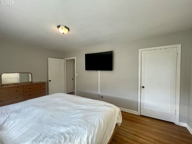 3280 SHERMAN Ave, North Bend, OR 97459