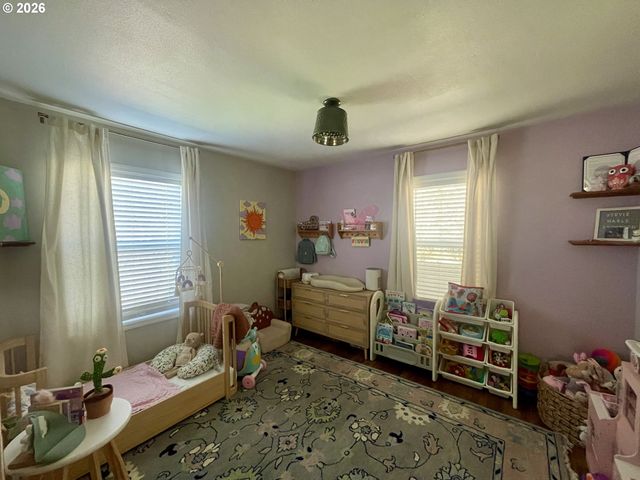 3280 SHERMAN Ave, North Bend, OR 97459