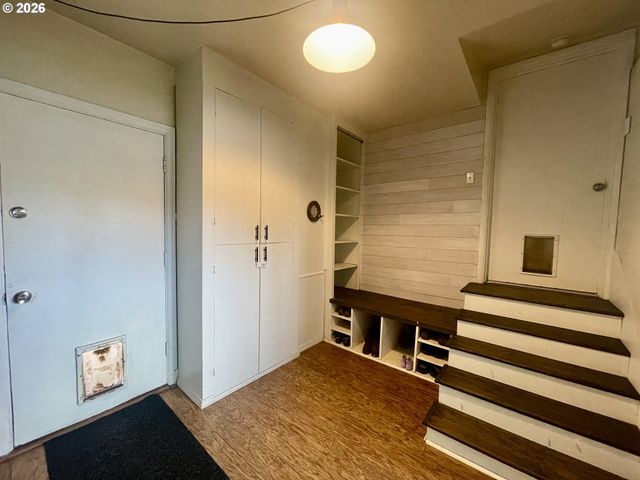 3280 SHERMAN Ave, North Bend, OR 97459