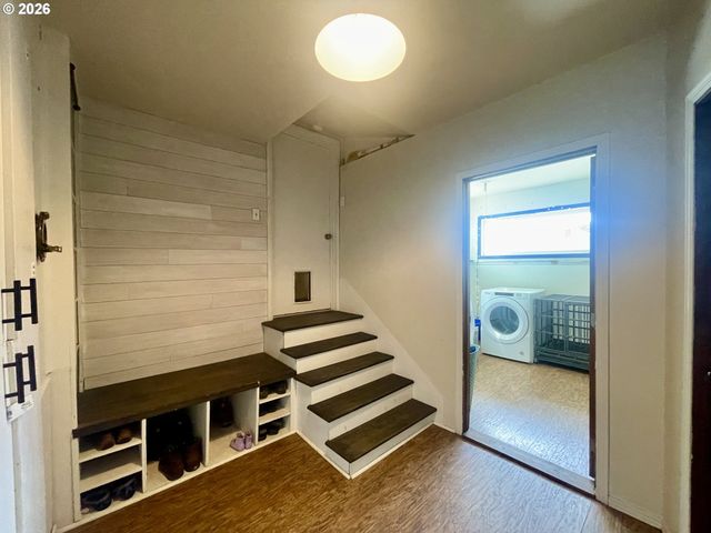 3280 SHERMAN Ave, North Bend, OR 97459