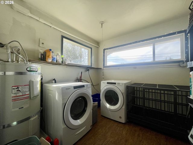 3280 SHERMAN Ave, North Bend, OR 97459