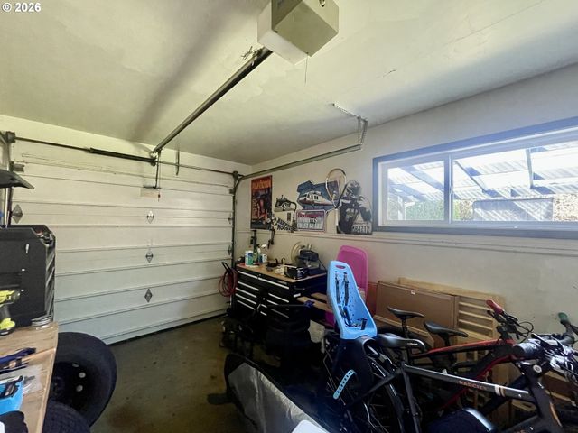 3280 SHERMAN Ave, North Bend, OR 97459