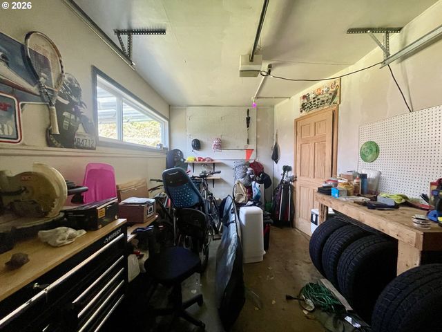 3280 SHERMAN Ave, North Bend, OR 97459