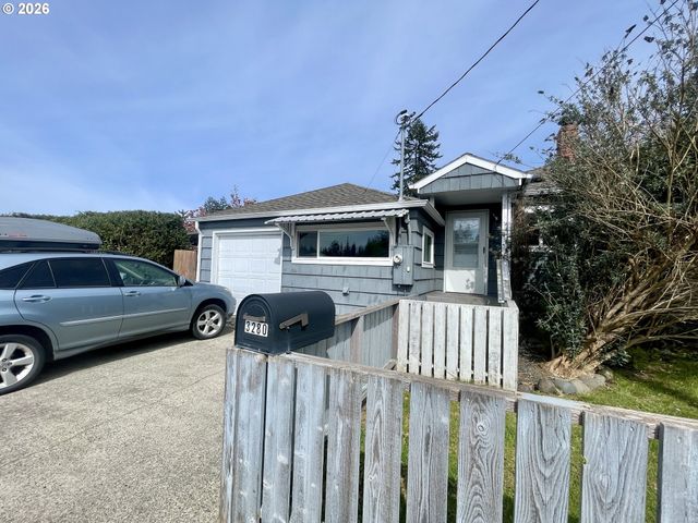 3280 SHERMAN Ave, North Bend, OR 97459