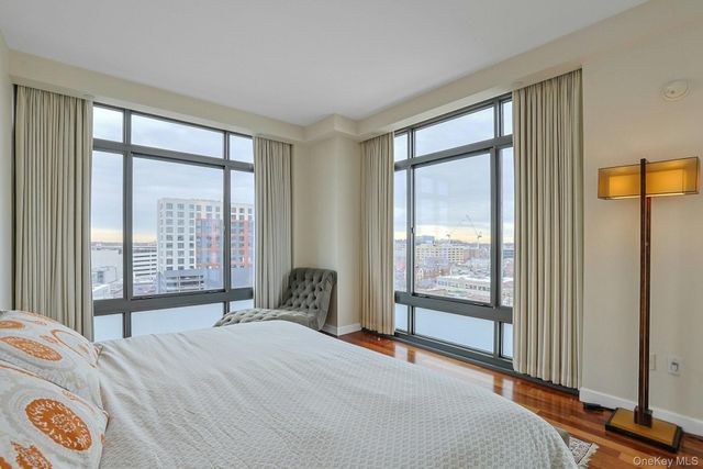 25 City Place 10C, White Plains, NY 10601