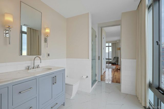 25 City Place 10C, White Plains, NY 10601