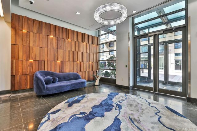 25 City Place 10C, White Plains, NY 10601