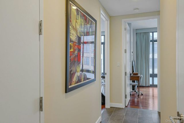 25 City Place 10C, White Plains, NY 10601