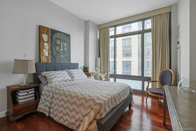 25 City Place 10C, White Plains, NY 10601