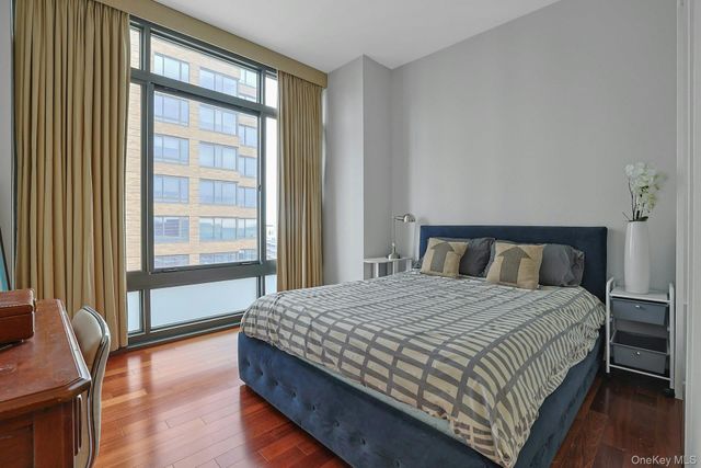 25 City Place 10C, White Plains, NY 10601