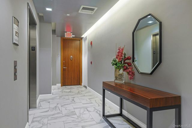 25 City Place 10C, White Plains, NY 10601