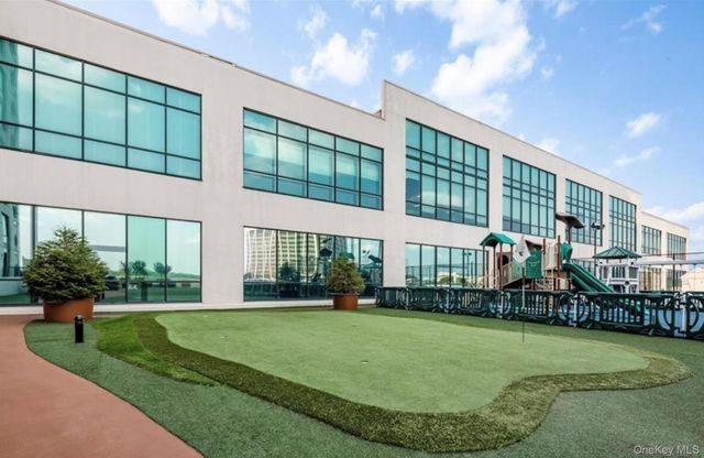 25 City Place 10C, White Plains, NY 10601