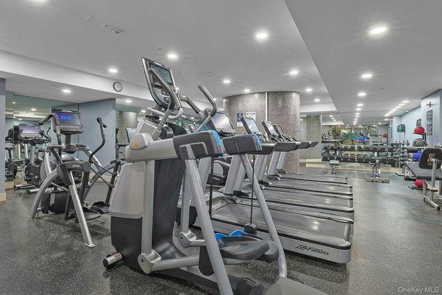 25 City Place 10C, White Plains, NY 10601