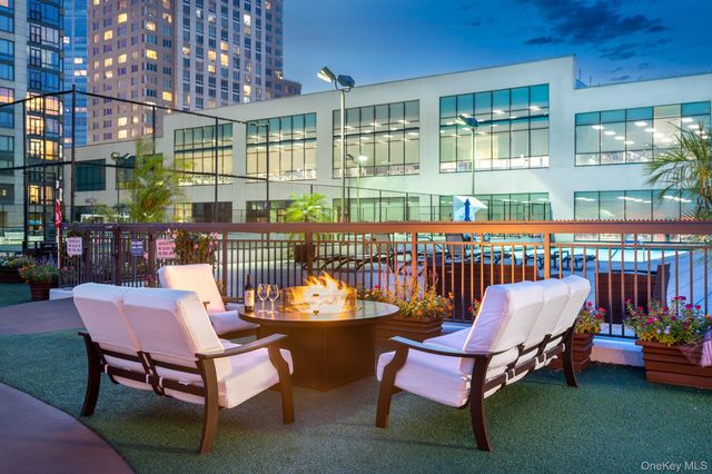 25 City Place 10C, White Plains, NY 10601