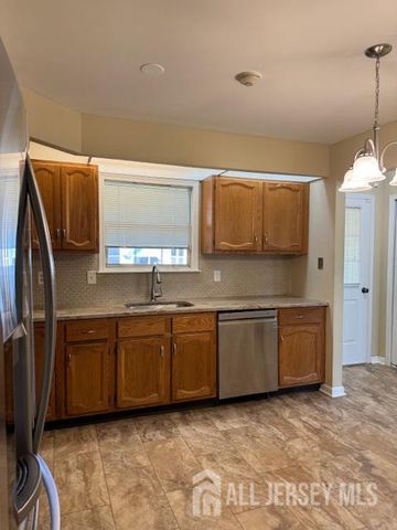10 Benjamin Franklin Drive, Monroe, NJ 08831
