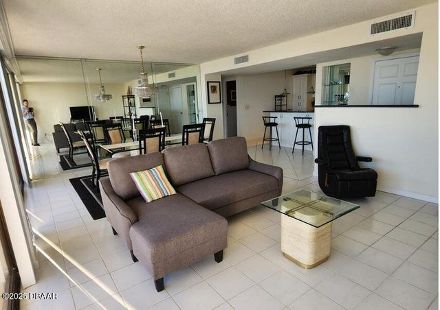 2828 N Atlantic Ave Unit 1404, Daytona Beach, FL 32118