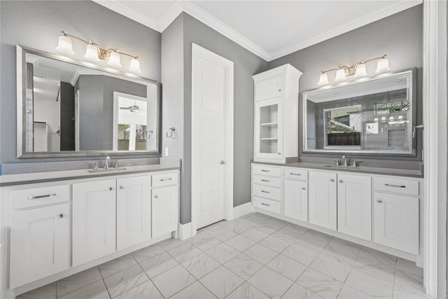 4026 N Cresthaven Road, Dallas, TX 75209