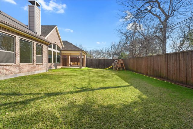 4026 N Cresthaven Road, Dallas, TX 75209