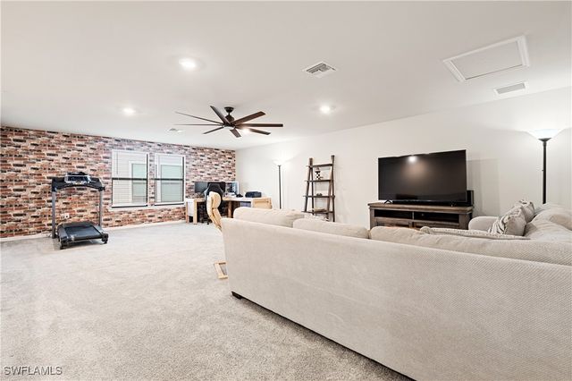 3944 Black Eagle LN, Fort Myers, FL 33966