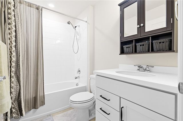 3944 Black Eagle LN, Fort Myers, FL 33966