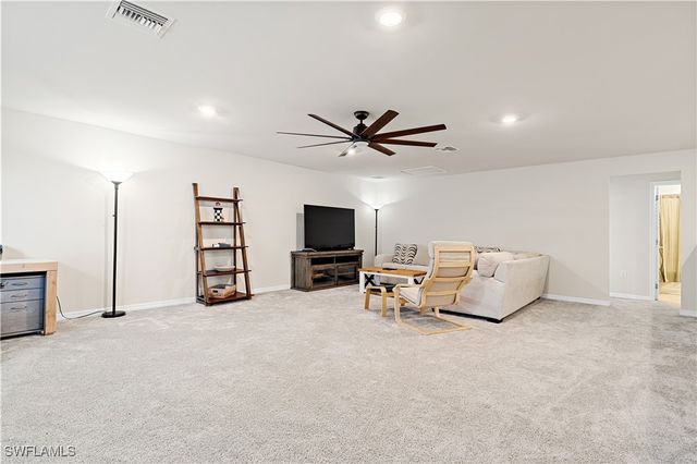 3944 Black Eagle LN, Fort Myers, FL 33966