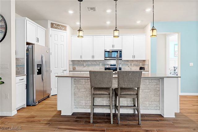 3944 Black Eagle LN, Fort Myers, FL 33966