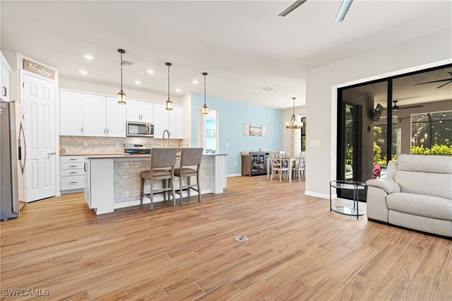 3944 Black Eagle LN, Fort Myers, FL 33966