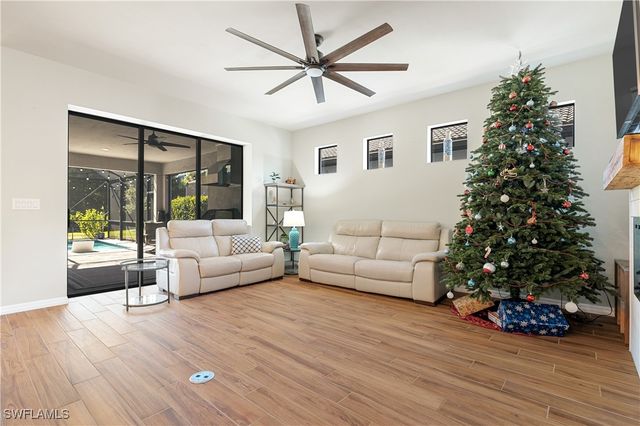 3944 Black Eagle LN, Fort Myers, FL 33966